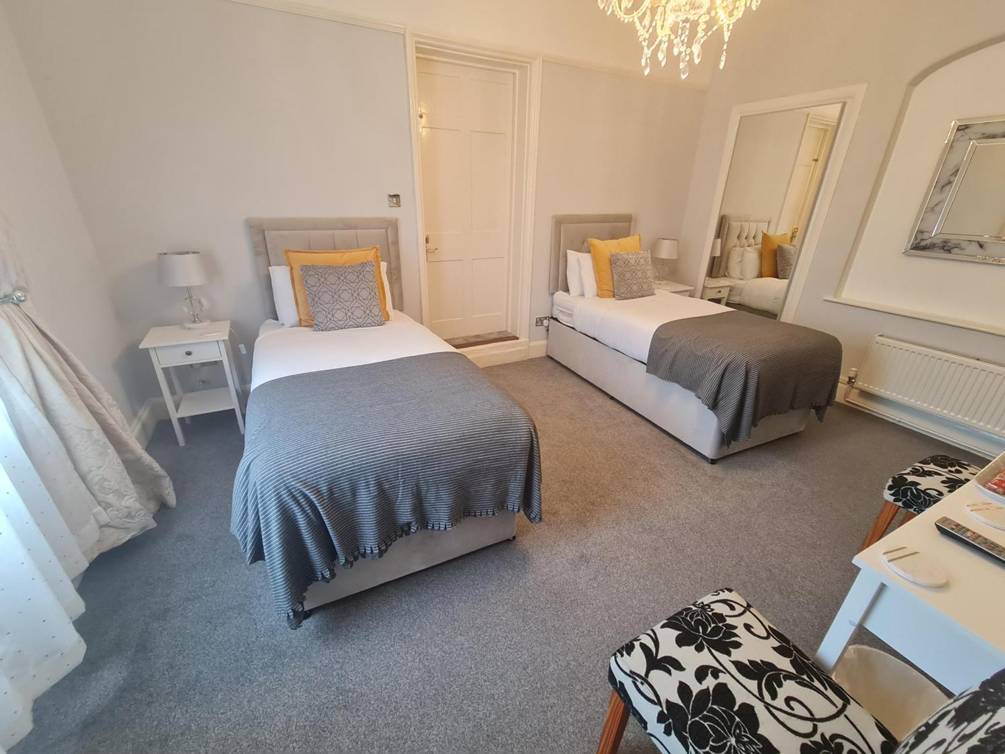 Beaufort - Location & Free Parking Гостевой дом 4*